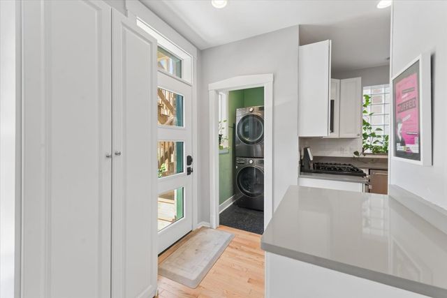 2215 W ARTHUR Avenue, Chicago, IL 60645