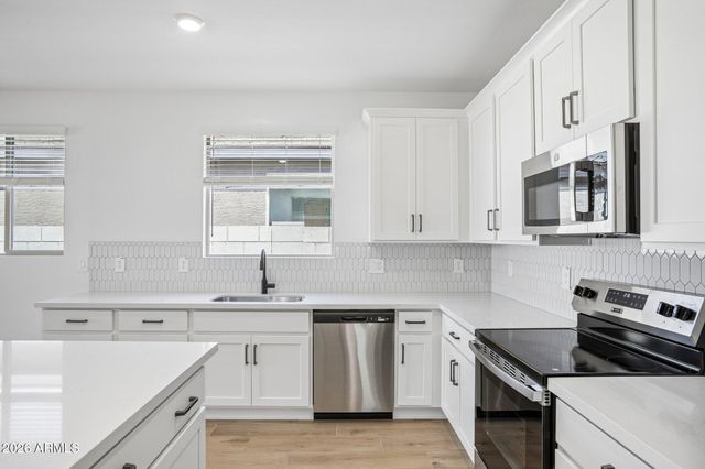 15749 W CORTE DEL SOL ESTE --, Waddell, AZ 85355