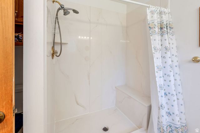 8093 S BEAUMONT DR, Sandy, UT 84093