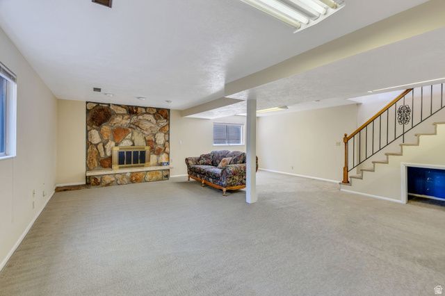 8093 S BEAUMONT DR, Sandy, UT 84093