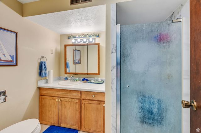 8093 S BEAUMONT DR, Sandy, UT 84093