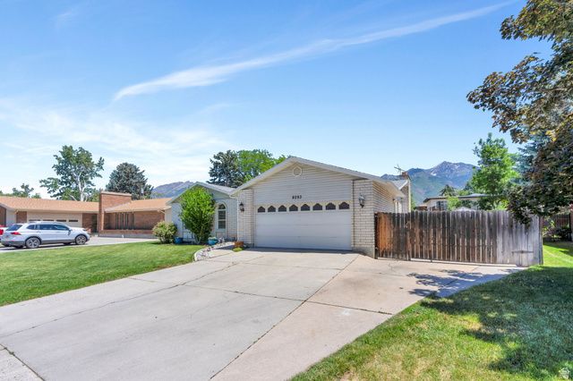 8093 S BEAUMONT DR, Sandy, UT 84093