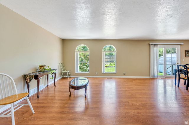 8093 S BEAUMONT DR, Sandy, UT 84093