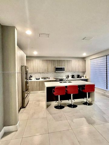 6846 NW 103rd Ave 6846, Doral, FL 33178