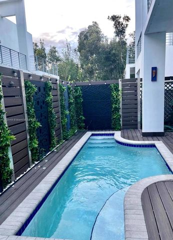 6846 NW 103rd Ave 6846, Doral, FL 33178