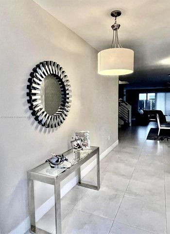 6846 NW 103rd Ave 6846, Doral, FL 33178