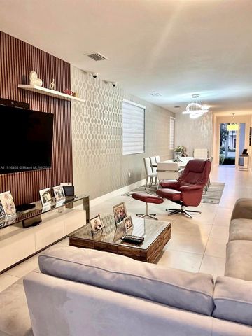 6846 NW 103rd Ave 6846, Doral, FL 33178