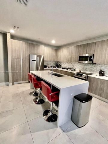 6846 NW 103rd Ave 6846, Doral, FL 33178