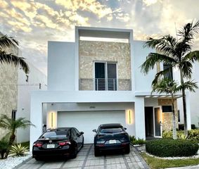 6846 NW 103rd Ave 6846, Doral, FL 33178
