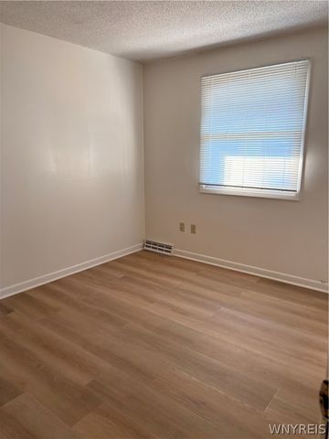 141 Draden Lane 141, Amherst, NY 14228