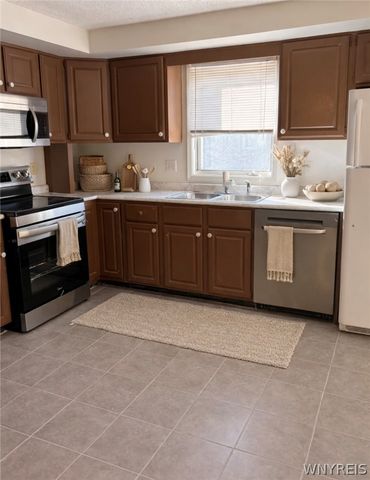 141 Draden Lane 141, Amherst, NY 14228