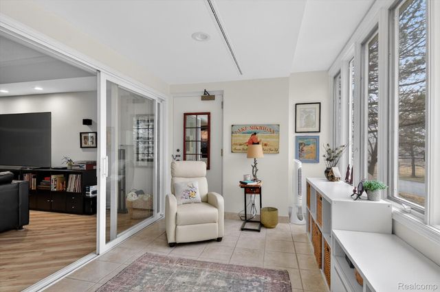 43100 12 Oaks Crescent Drive 2033, Novi, MI 48377