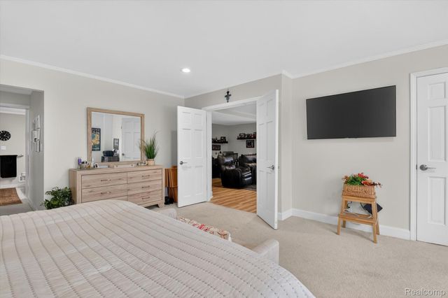 43100 12 Oaks Crescent Drive 2033, Novi, MI 48377