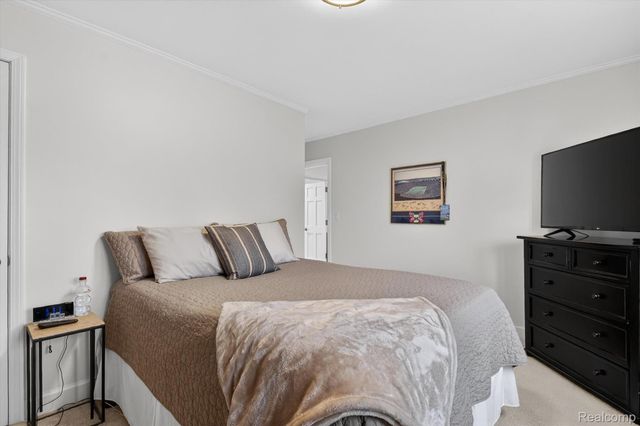 43100 12 Oaks Crescent Drive 2033, Novi, MI 48377