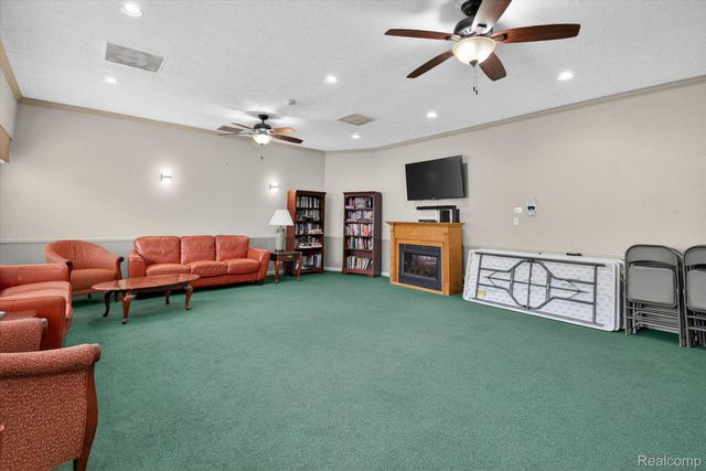 43100 12 Oaks Crescent Drive 2033, Novi, MI 48377