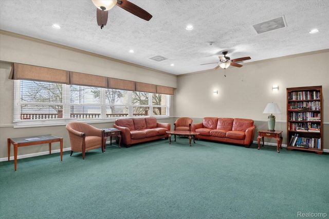 43100 12 Oaks Crescent Drive 2033, Novi, MI 48377