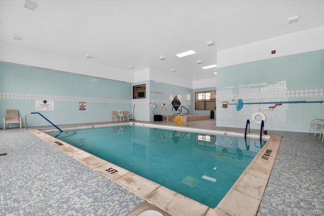 43100 12 Oaks Crescent Drive 2033, Novi, MI 48377