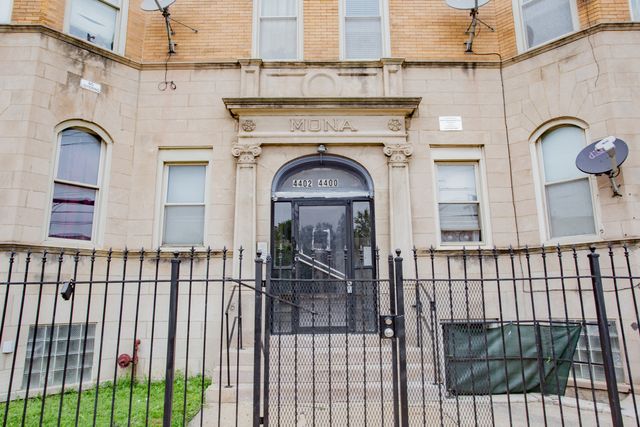 4400 W Jackson Boulevard, Chicago, IL 60624