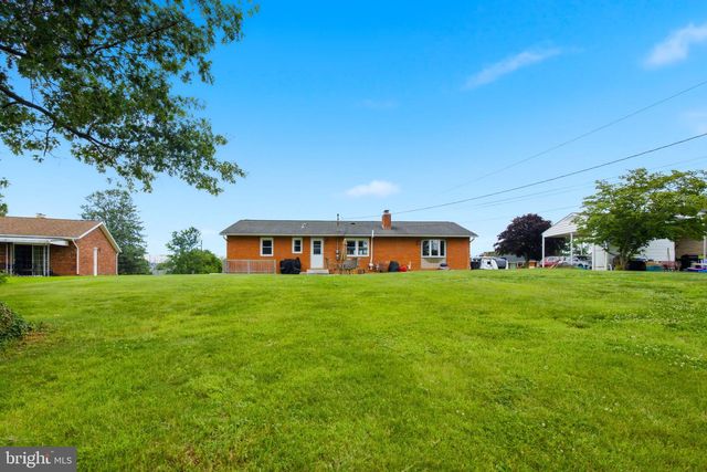 13905 N MEADOW RD, Hagerstown, MD 21742