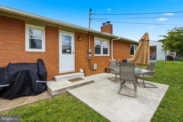 13905 N MEADOW RD, Hagerstown, MD 21742