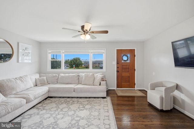 13905 N MEADOW RD, Hagerstown, MD 21742