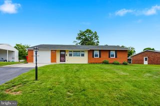 13905 N MEADOW RD, Hagerstown, MD 21742