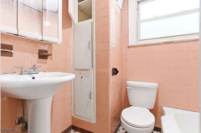 632 Grier Ave, Elizabeth City, NJ 07202