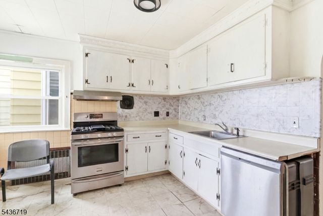 632 Grier Ave, Elizabeth City, NJ 07202