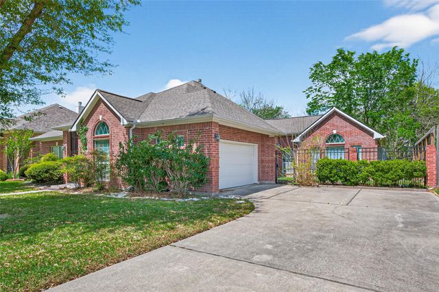 5905 Sawyer Drive, Pearland, TX 77581