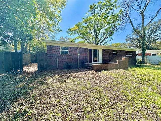 61 NW Silva Drive, Fort Walton Beach, FL 32548