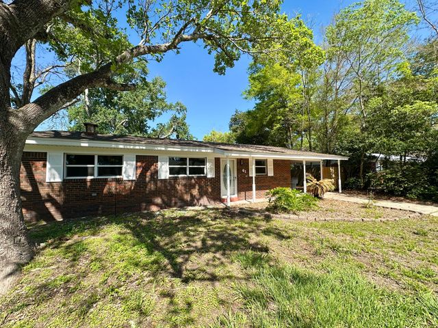 61 NW Silva Drive, Fort Walton Beach, FL 32548