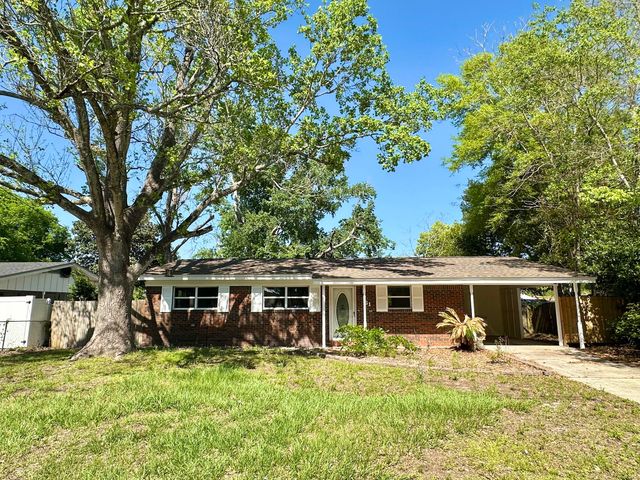 61 NW Silva Drive, Fort Walton Beach, FL 32548
