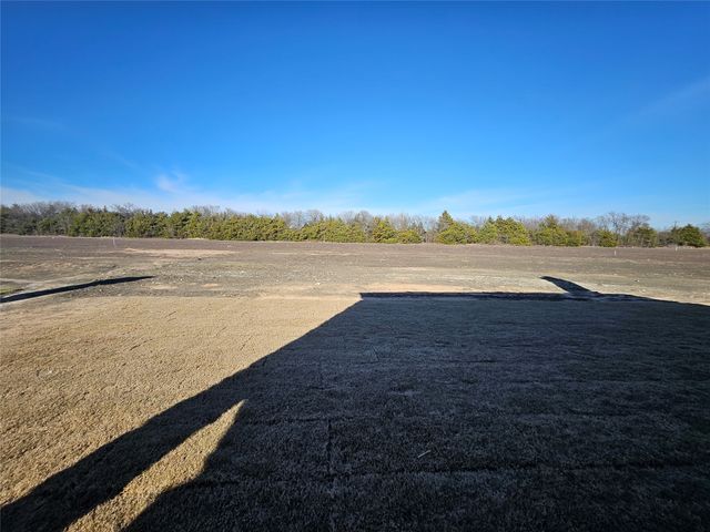 264 Redwood Circle, Trenton, TX 75490