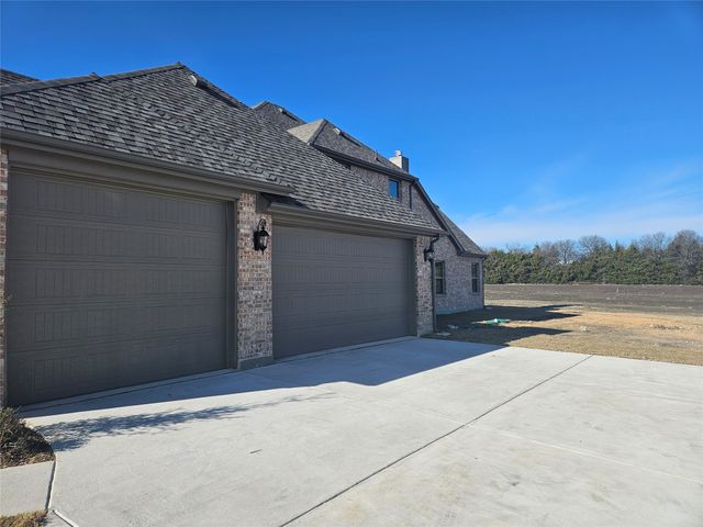 264 Redwood Circle, Trenton, TX 75490