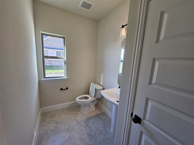 264 Redwood Circle, Trenton, TX 75490