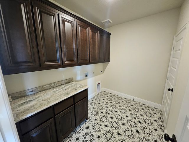 264 Redwood Circle, Trenton, TX 75490