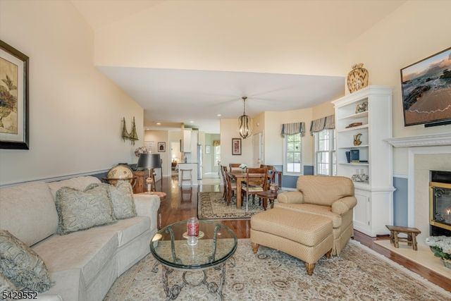 18 Kelburn Ct, Hardyston Twp., NJ 07419