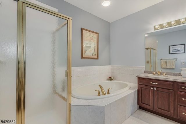 18 Kelburn Ct, Hardyston Twp., NJ 07419