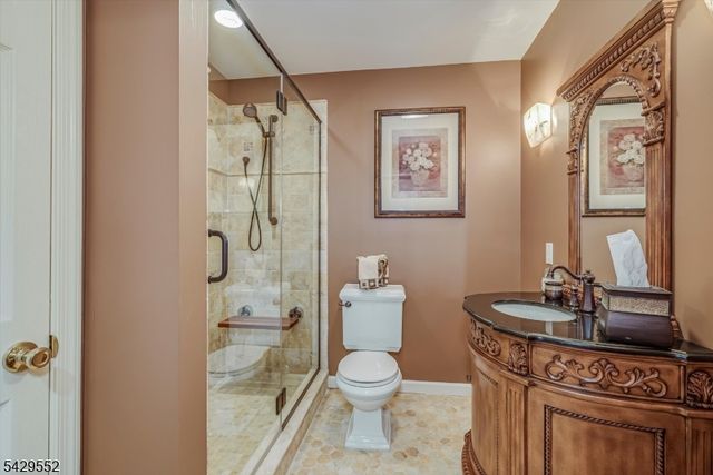 18 Kelburn Ct, Hardyston Twp., NJ 07419