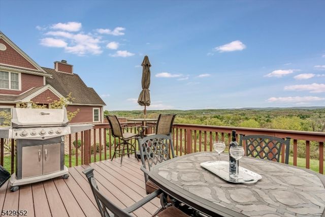 18 Kelburn Ct, Hardyston Twp., NJ 07419