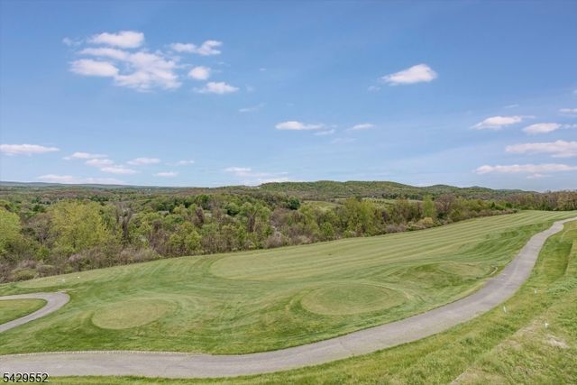 18 Kelburn Ct, Hardyston Twp., NJ 07419