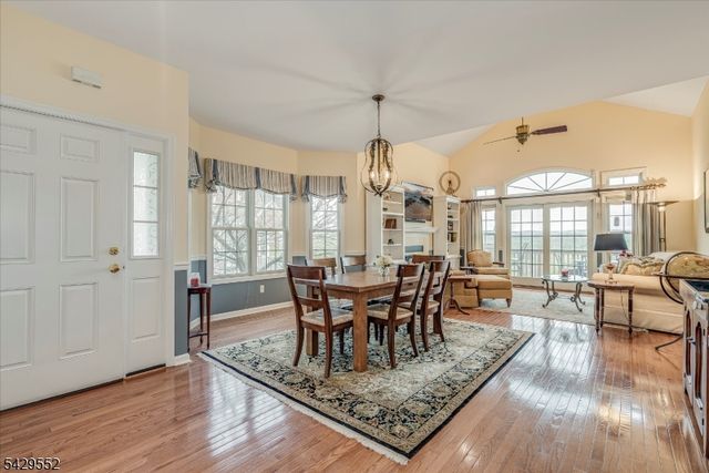 18 Kelburn Ct, Hardyston Twp., NJ 07419