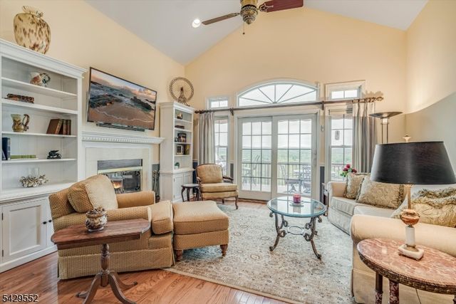 18 Kelburn Ct, Hardyston Twp., NJ 07419