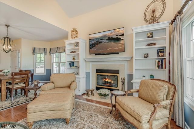 18 Kelburn Ct, Hardyston Twp., NJ 07419
