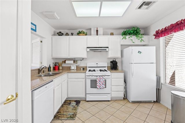 2401 Dove Valley Court, Las Vegas, NV 89134