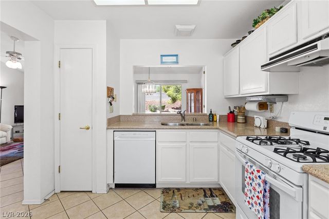 2401 Dove Valley Court, Las Vegas, NV 89134