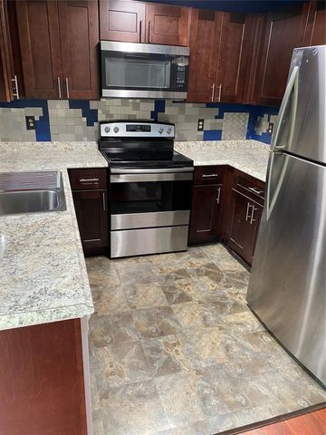 7422 Gatebriar Court, Houston, TX 77489