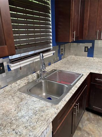 7422 Gatebriar Court, Houston, TX 77489