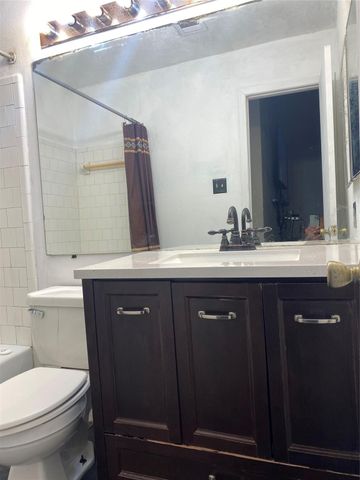 7422 Gatebriar Court, Houston, TX 77489