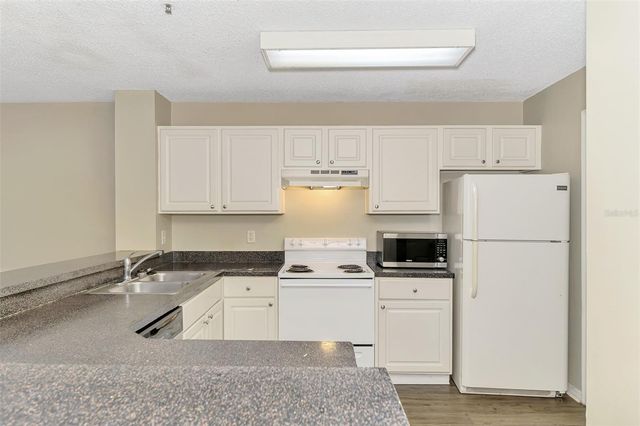 4045 CROCKERS LAKE BOULEVARD 11, Sarasota, FL 34238